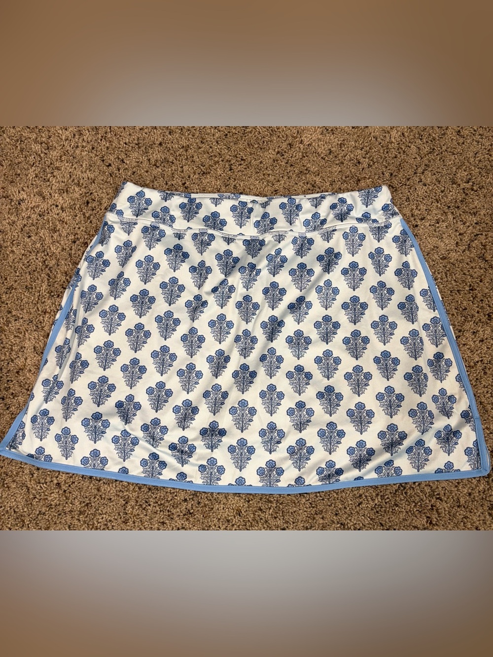 Tuckernuck Mini Skirt w/ Floral Pattern, Women’s Blue & White M/L Skirt w/Shorts